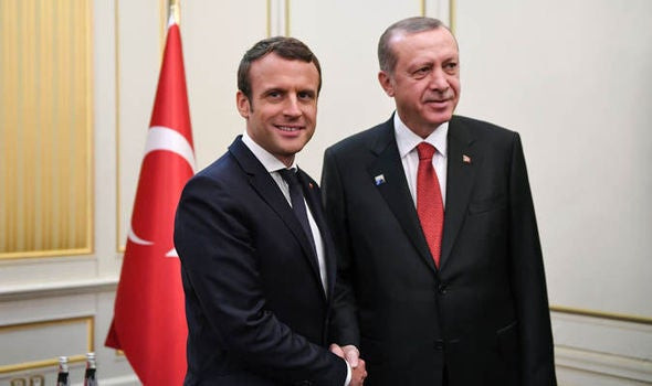 Μακρόν: Η δουλειά μου δεν είναι τόσο απλή -Εξάλλου, πρέπει να μιλάω συνέχεια με τον Ερντογάν!